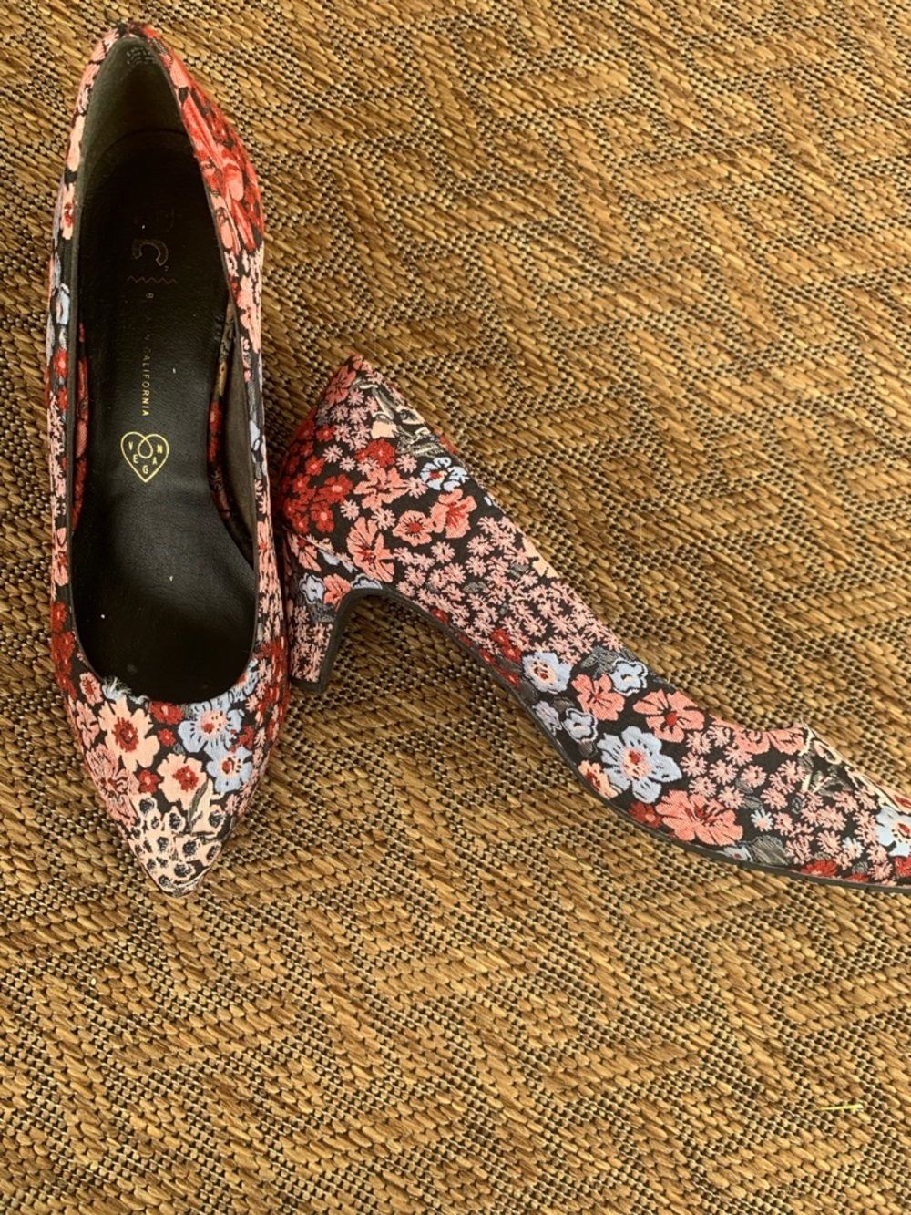 Floral Pointed Mid-Heel Pumps in Black with Red & Pink Flowers